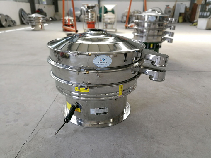 全不銹鋼振動篩整機采用不銹鋼拋光而成，干凈衛(wèi)生，可避免原料被污染